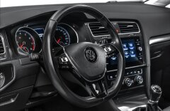 Volkswagen Golf 1,5 Maraton Edition, masáže, záruka