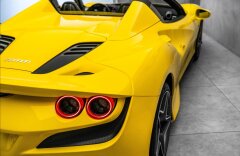 Ferrari F8 3,9 TRIBUTO, SPIDER, LIFT, KAMERA, ZÁRUKA