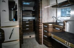 Laika  ECOVIP 2,3D, L4012DS, CZ, 1.maj  obytný automobil