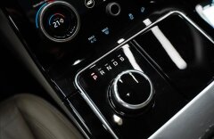 Rover 3,0 RANGE ROVER VELAR 3.0  V6 D300 R-Dynamic SE