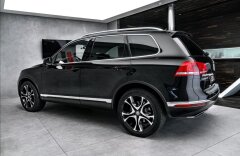 Volkswagen Touareg 3.0 TDI terrain tech 4M, vzduch, CZ
