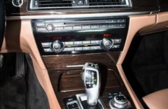 BMW Řada 7 730d Dynamic Drive, šíbr, adapt. tempomat