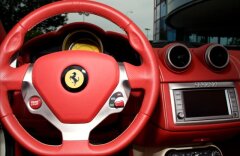 Ferrari California 4,3 Diamond kola Magnetic ride