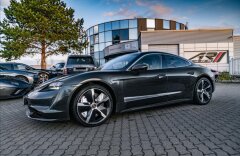Porsche Taycan Turbo PDCC, pano, noční vize, 360°