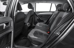 Volkswagen Golf 1,5 Maraton Edition, masáže, záruka