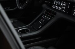 Porsche Taycan Turbo S, keramiky, karbon, PDCC, Matrix