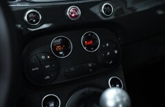Abarth 595 1,4 ESSESSE, BEATS AUDIO, AKRAPOVIČ, CARBON