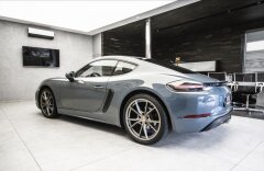 Porsche Cayman 718 navigace, 20" Carerra kola, park asist