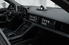 Porsche Taycan Turbo S, keramiky, karbon, PDCC, Matrix