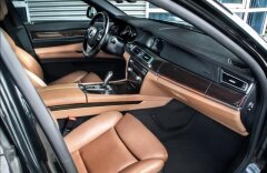 BMW Řada 7 730d Dynamic Drive, šíbr, adapt. tempomat