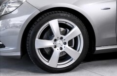 Mercedes-Benz Třídy E 220 CDI, navigace, kůže, 18" kola