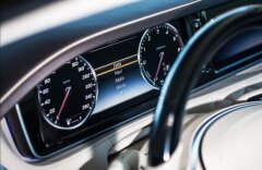 Mercedes-Benz Třídy S 300d Hybrid, Designo exclusiv, AMG, panorama,22"