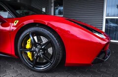 Ferrari  488 GTB, paket černý lesk