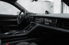 Porsche Taycan Turbo S, keramiky, karbon, PDCC, Matrix
