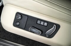 Bentley Continental Flying Spur W12 Mulliner, entertainment