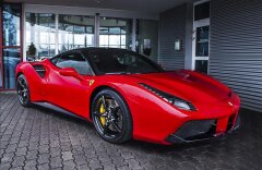 Ferrari  488 GTB, paket černý lesk
