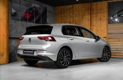 Volkswagen Golf 1,5 VIII, LIFE, KAMERA, NOVÉ AUTO
