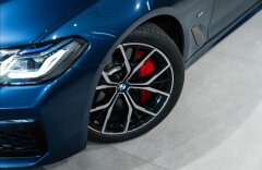 BMW Řada 5 4,4 M550i xDrive, H/K, HEAD-UP, PANO, LASER