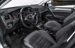 Volkswagen Golf 1,5 Maraton Edition, masáže, záruka