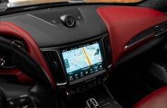 Maserati Levante 3,8 TROFEO, V8, PANO, KARBÓN