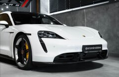 Porsche Taycan Turbo S, keramiky, karbon, PDCC, Matrix