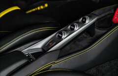 Ferrari F8 Tributo, Carbon, Race saet