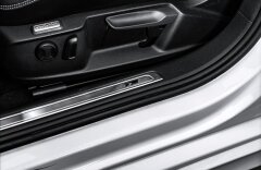 Volkswagen Passat 2.0 TDI Highline R-line, LED, kamera, CZ