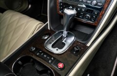 Bentley Continental Flying Spur W12 Mulliner, entertainment
