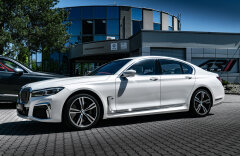 BMW 750 4.4 750i xDrive AT