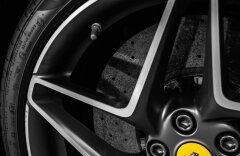 Ferrari F8 3,9 TRIBUTO, SPIDER, LIFT, KAMERA, ZÁRUKA
