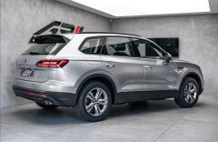Volkswagen Touareg 3.0 TDI 4M, LED, Navi, ACC,tažné
