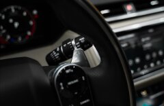 Rover 3,0 RANGE ROVER VELAR 3.0  V6 D300 R-Dynamic SE