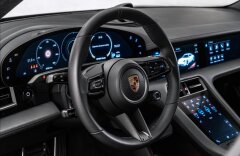 Porsche Taycan Turbo S, keramiky, pano, PDCC, Burmester