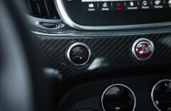 Abarth 595 1,4 ESSESSE, BEATS AUDIO, AKRAPOVIČ, CARBON