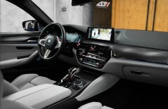 BMW M5 4,4 xDrive, VÝFUKY, CARBON-CERAMIC, 360, B&W