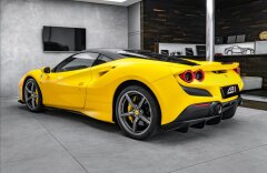 Ferrari F8 F8 Tributo V8, lift, kamera, CZ