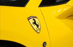 Ferrari F8 3,9 TRIBUTO, SPIDER, LIFT, KAMERA, ZÁRUKA