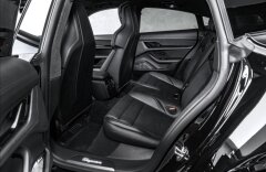 Porsche Taycan Turbo S, keramiky, pano, PDCC, Burmester