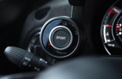 Abarth 595 1,4 ESSESSE, BEATS AUDIO, AKRAPOVIČ, CARBON