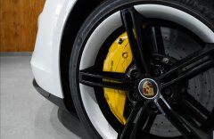 Porsche Taycan Turbo S, keramiky, karbon, PDCC, Matrix