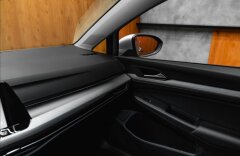Volkswagen Golf 1,5 VIII, LIFE, KAMERA, NOVÉ AUTO