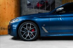 BMW Řada 5 4,4 M550i xDrive, H/K, HEAD-UP, PANO, LASER