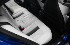 BMW M5 4,4 xDrive, VÝFUKY, CARBON-CERAMIC, 360, B&W