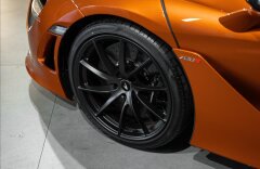 McLaren 720S 4,0 B&W, LIFT, ZÁRUKA