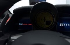 Ferrari 812 Superfast, lift, karbon, JBL