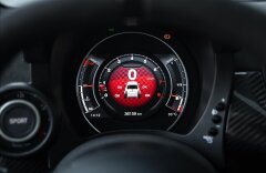 Abarth 595 1,4 ESSESSE, BEATS AUDIO, AKRAPOVIČ, CARBON
