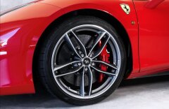 Ferrari 488 Spider, karbonová sedadla, lift, kamera, skladem!!