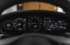 Porsche 911 BR 3.0 Carrera 4 GTS Targa, BOSE, LIFT, KARBÓN, INNO, MATRIX