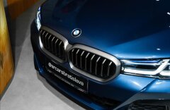BMW Řada 5 4,4 M550i xDrive, H/K, HEAD-UP, PANO, LASER
