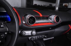 Ferrari 812 Superfast, lift, karbon, JBL
